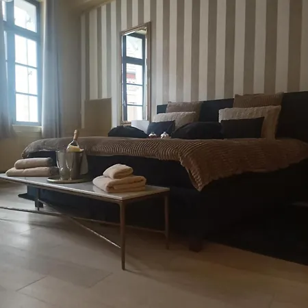 La Isabelle De Luxembourg & לינה וארוחת בוקר