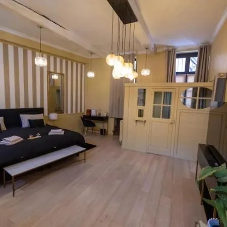 La Isabelle De Luxembourg & לינה וארוחת בוקר Béthune